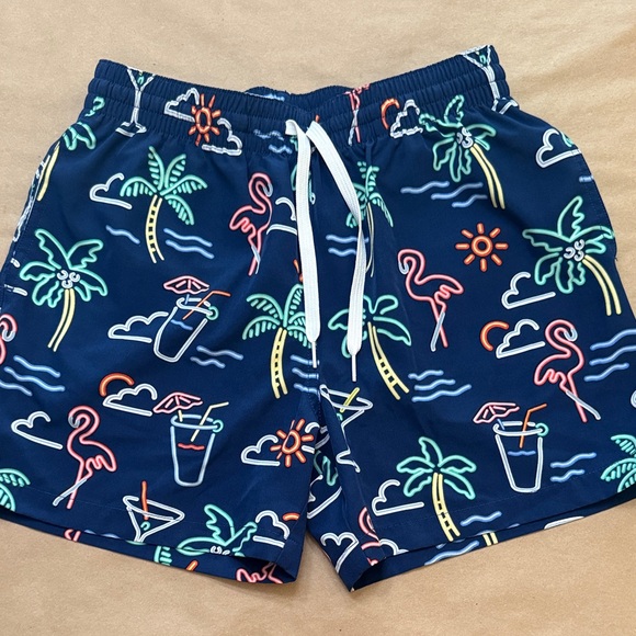 Chubbies Neon Tropical Print Men's Shorts Size Small - Picture 1 of 10